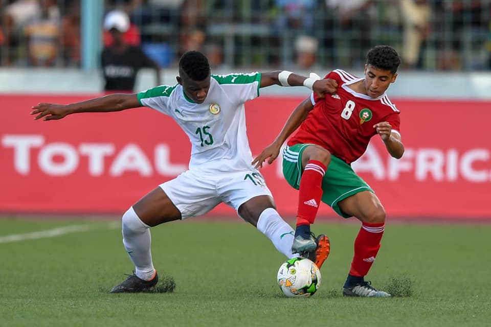 الساهل إبن أكاديمة محمد السادس يحصد جائزة أفضل لاعب في مباراة الأشبال وغامبيا