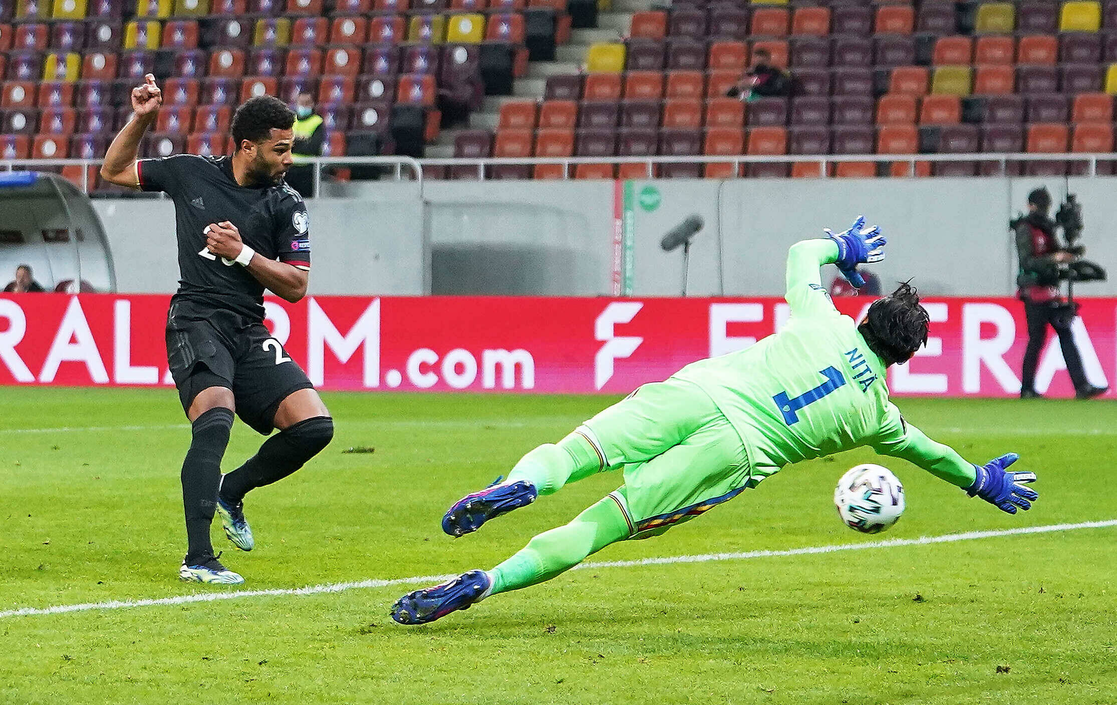 جنابري يقود ألمانيا لفوز ثمين على رومانيا و بولندا تتفوق على أندورا