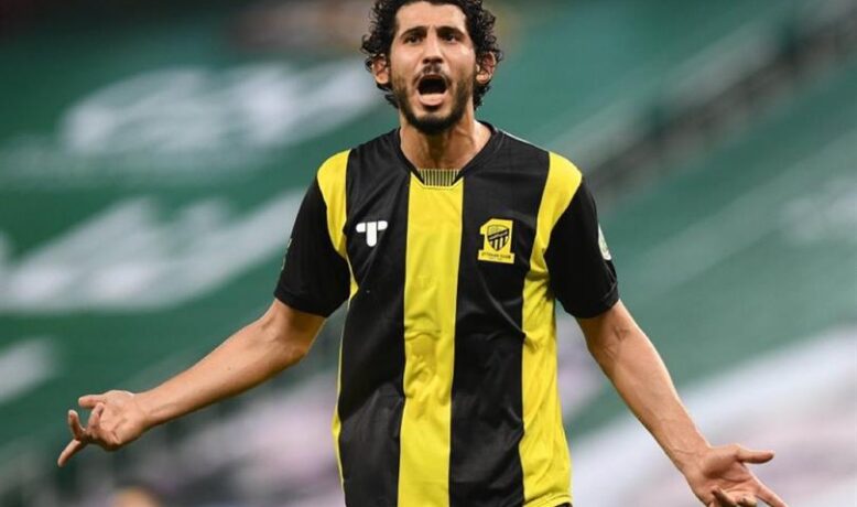 لاعب إتحاد جدة السعودي أحمد حجازي يصدم الأهلي المصري