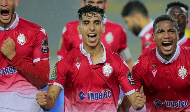 الركراكي يفقد نجمه الأجنبي في أولى مباريات البطولة