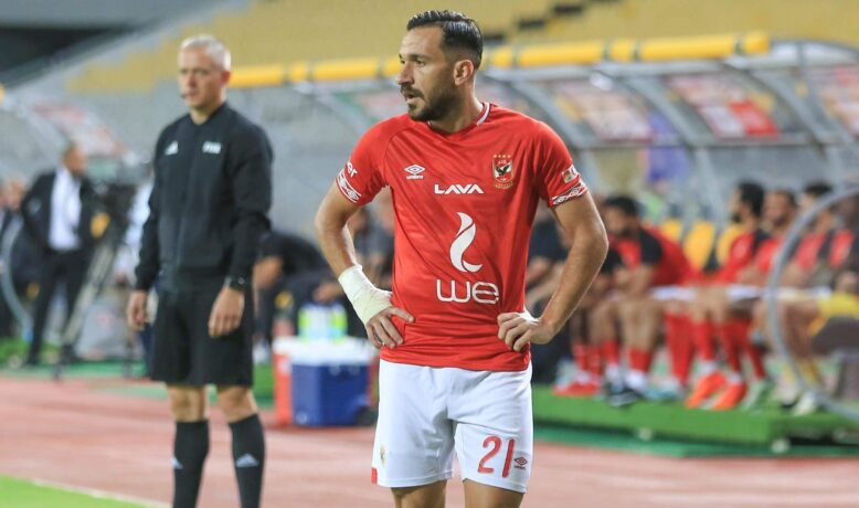 خلاف بين التونسي علي معلول وفريقه الأهلي المصري على تجديد العقد!