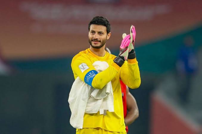 محمد الشناوي حارس المنتخب المصري يجري أشعة بعد إصابته