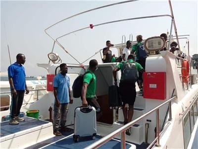 فيديو.. منتخب سيراليون يسافر الى الكاميرون عبر قارب