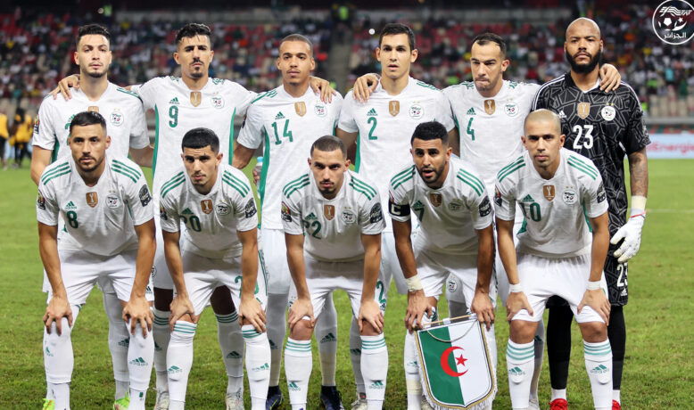 المنتخب الجزائري يتوجّ أفضل منتخب عربي عام 2021