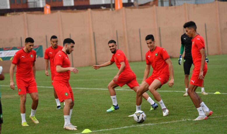 أجواء حماسية في تداريب المنتخب.. وعودة نجوم الاسود