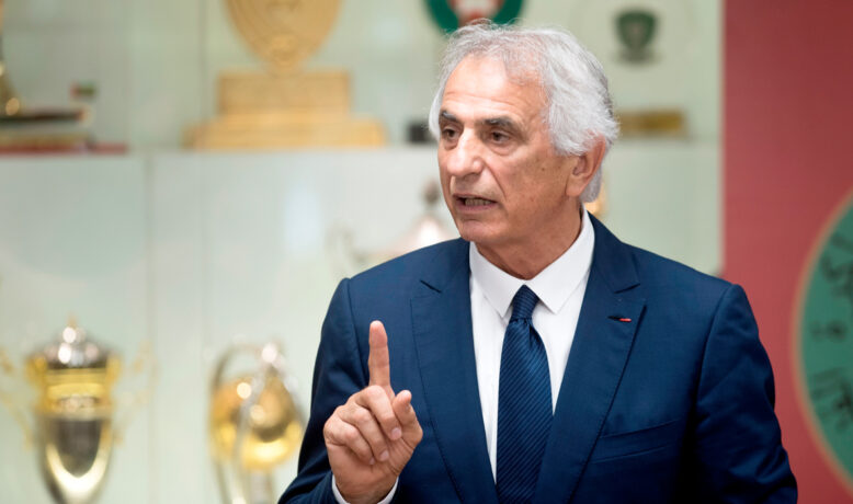 هاليلوزيتش يطالب بتحسين أرضية ملعب أحمدو أهيدجو