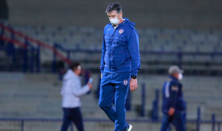 الأهلي يتعاقد مع مدرب جديد