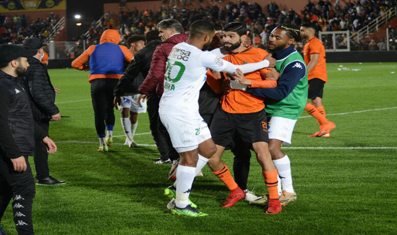 مديرية التحكيم تحسم في صحة هدف الرجاء الثاني ضد بركان