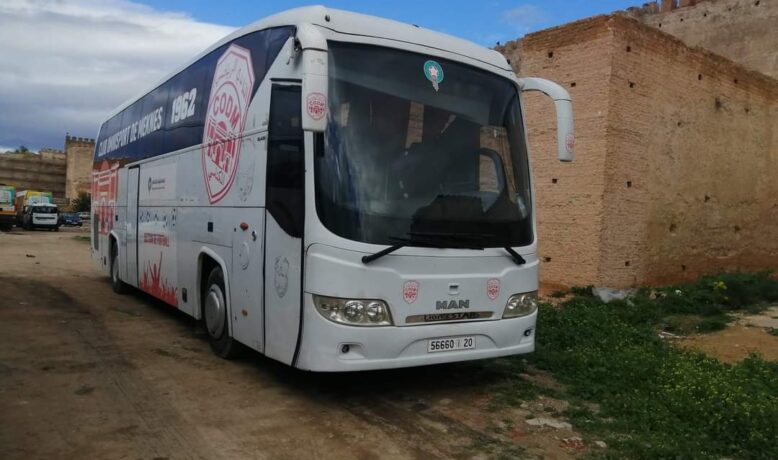 حافلة فريق مغربي بالمزاد العلني مقابل 19 مليون سنتم