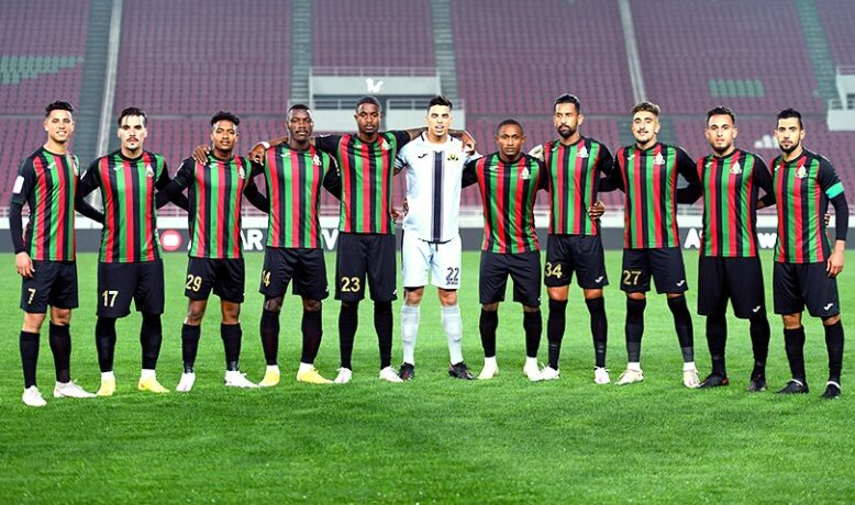 مدرب الجيش الملكي السابق يدعم الفريق العسكري
