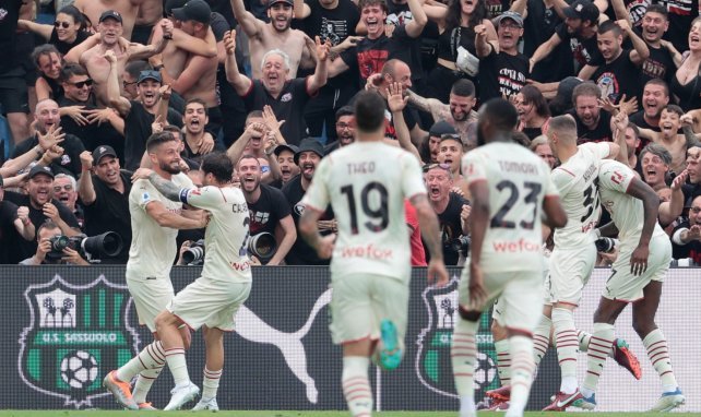 الميلان يتوج بطلا لإيطاليا بعد غياب 11 عاما