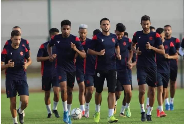 الركراكي يحسم في مقر معسكر الوداد قبل الديربي