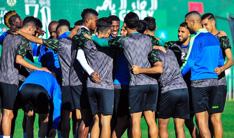 متولي وأحداد يعودان و5 لاعبين يواصلون الغياب عن معسكر الرجاء قبل ديربي كأس العرش