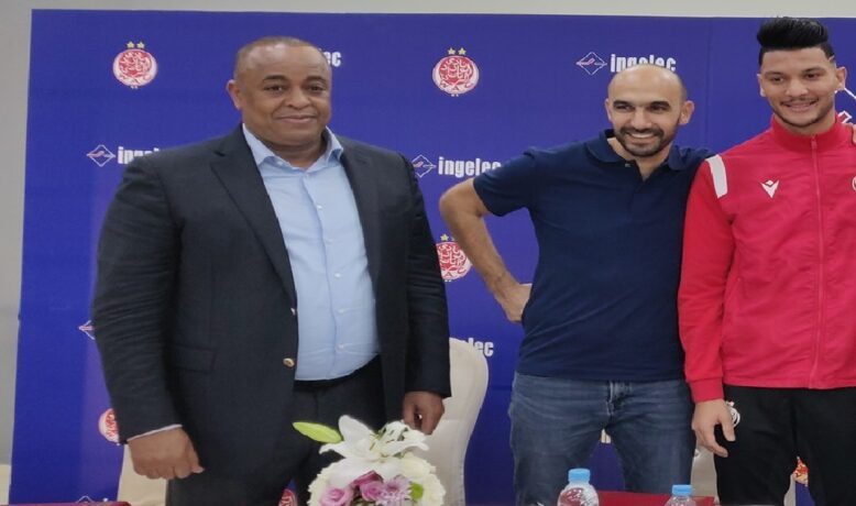 الركراكي يطالب الناصري بتسوية وضعيته المالية