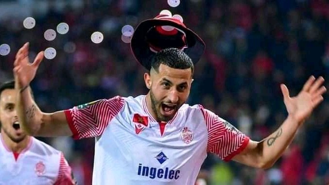 الحسوني يسبق الأسود إلى الإمارات