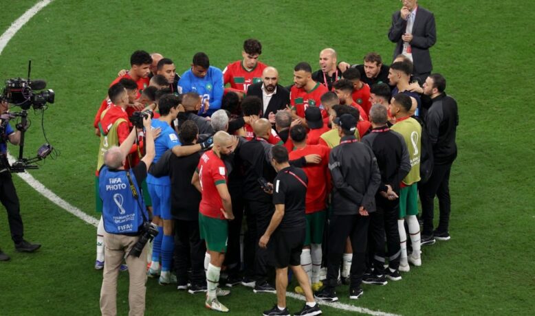 الركراكي يعد بدلاء المنتخب المغربي بدخول التاريخ