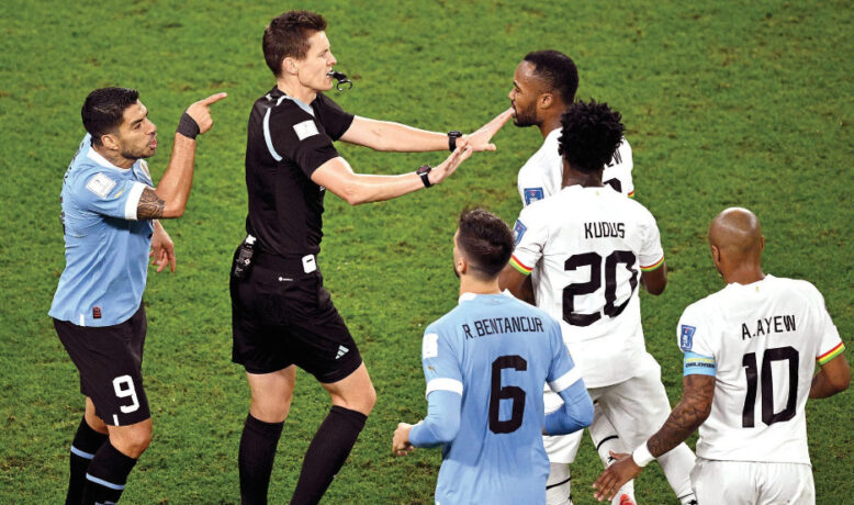 فيفا يفتح تحقيقا ضد اتهامات سواريز
