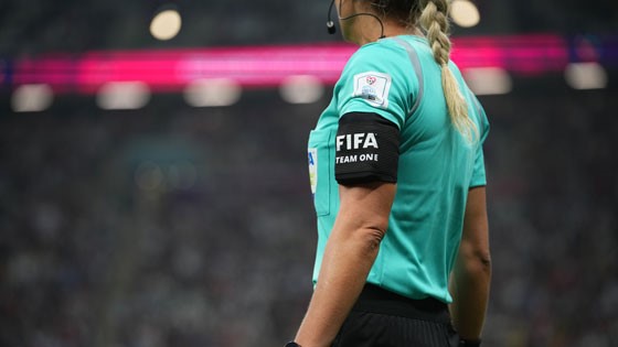 4 حكام مغاربة يقودون مباراة كأس العالم للسيدات بنيوزلاندا وأستراليا