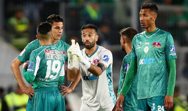 الرجاء أمام عقبة برنامج مكثف محليا وقاريا