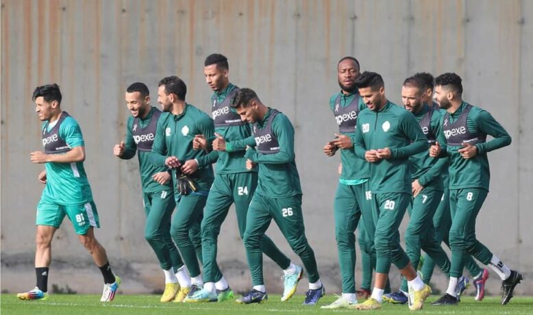 بنجديدة يقود هجوم الرجاء في التشكيلة الرسمية أمام المغرب التطواني