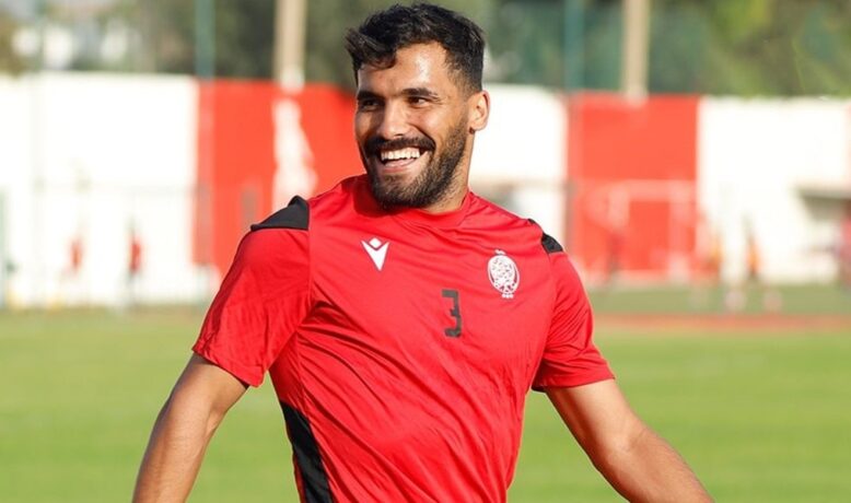 بنعيادة يكثف مجهوداته لحضور ديربي الوداد والرجاء