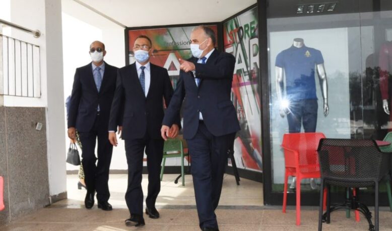 لقجع والأيوبي يحضران تداريب الجيش الملكي قبل مواجهة اتحاد العاصمة