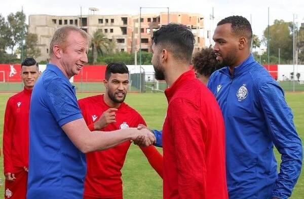 حيمود وجبران يغيبان عن الوداد أمام تطوان و22 لاعبا في لائحة الفريق