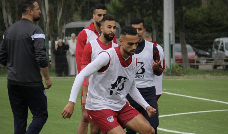 الرجاء يفاجئ مكونات المغرب التطواني ببادرة طيبة قبل لقائه بالوداد
