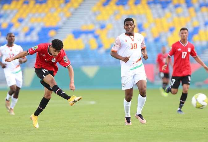 مدرب المنتخب المصري يُجهز لاعبيه نفسيا للفوز على المغرب