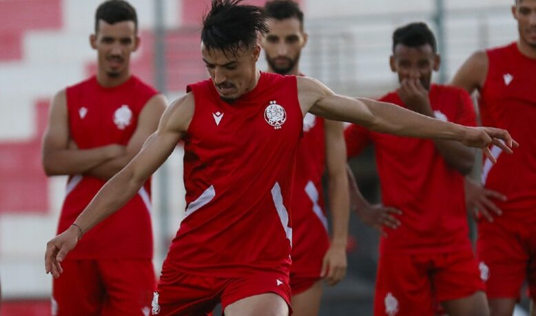 مدرب الوداد يسافر مبكرا إلى غينيا تحسبا لظروف أفريقيا