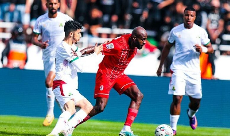 الجيش الملكي يسترجع حارسه الرسمي أمام النجم الساحلي