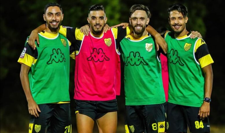 المغرب الفاسي يؤهل جميع لاعبيه ويفقد 4 أسماء في مواجهة وجدة